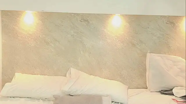 Emmy_lander1's cam snapshot