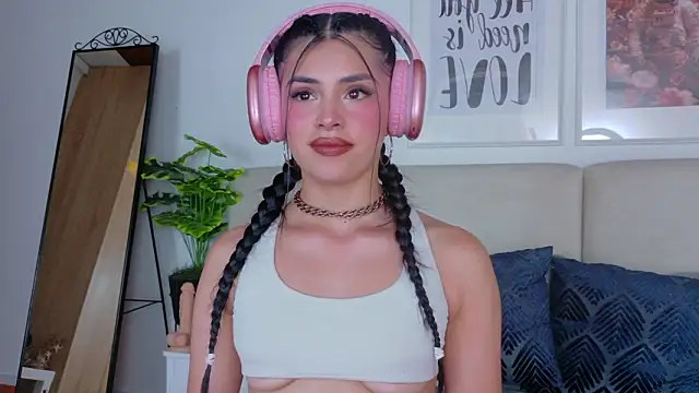 SaritaBratz's cam snapshot