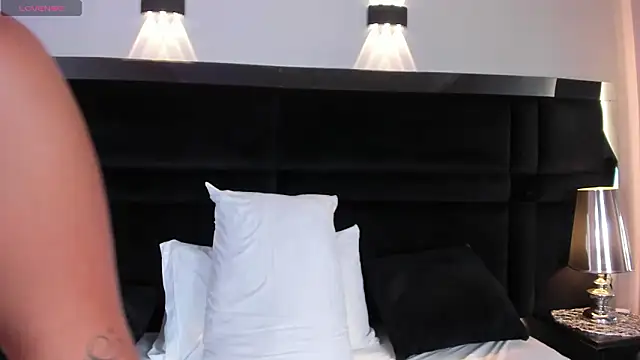 LauraCarther's cam snapshot