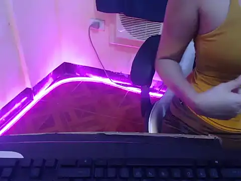 HotAsian_Yazzi69's cam snapshot