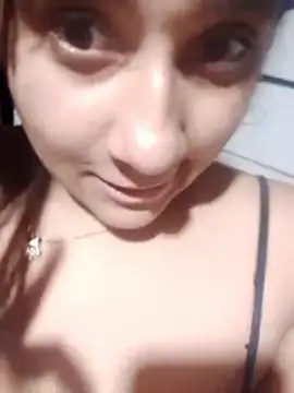 srtsara's cam snapshot