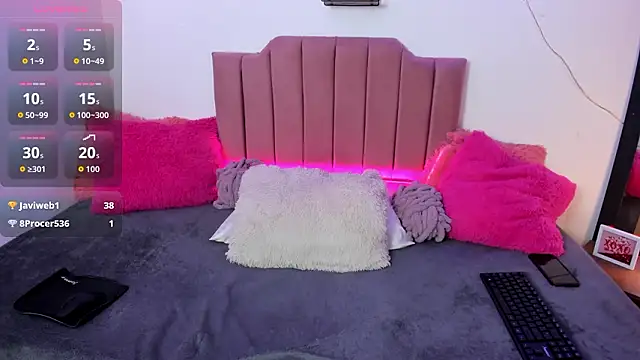 Nina_curves's cam snapshot