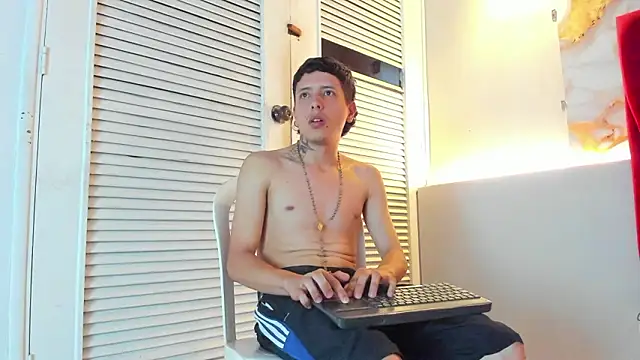 ESTEBAN_2102 live sex cam