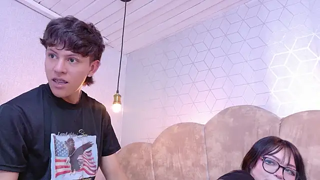 LilithAndLucifer69's cam snapshot