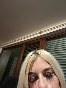 Steffi_Snowbunny live sex cam