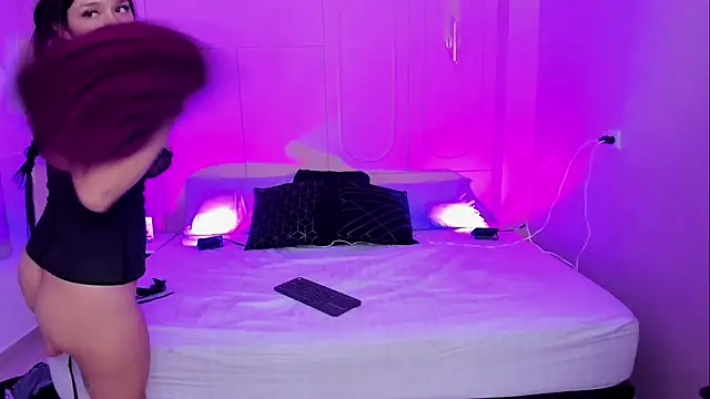 MiaAndLiamBenson live sex cam