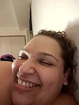 MzGigglez69 live sex cam