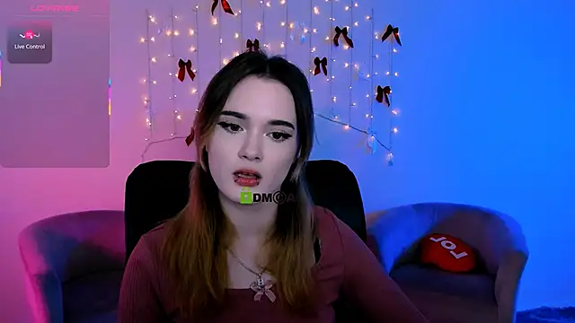 liana_kisses live sex cam