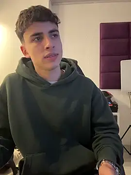 AdrianRinaldi live sex cam