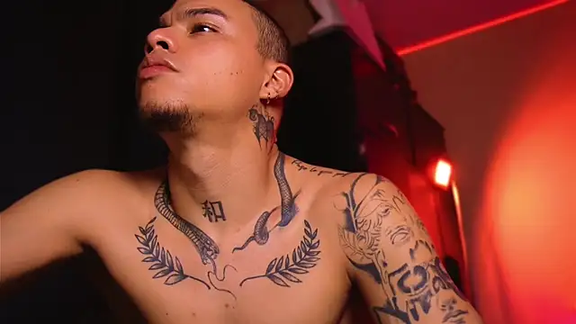 AlphaMasterXxx live sex cam