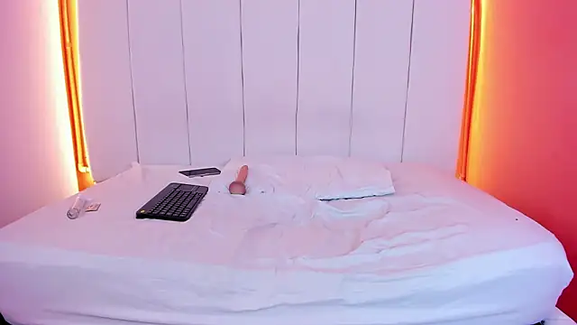 Sunny_OS live sex cam