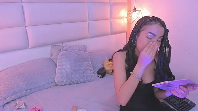 Lucia_jane's cam snapshot