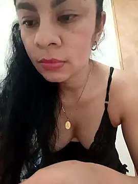 luna_pinky's cam snapshot