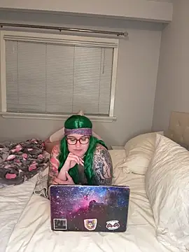 DaisyBlake's cam snapshot