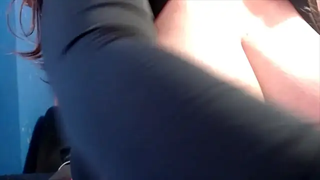 Lisa_Squirt_Hot live sex cam