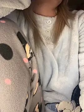 LaRa_forU's cam snapshot