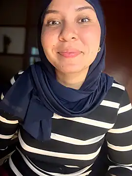 MatchedEyebrow live sex cam