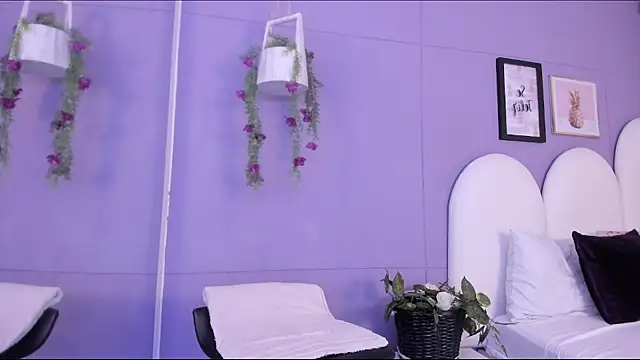 Emmaa_Queen_'s cam snapshot