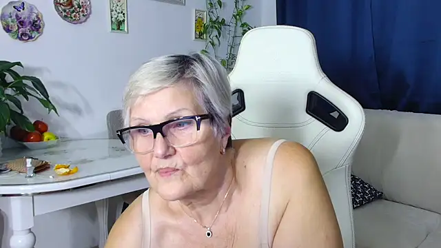 Selenna57 live sex cam