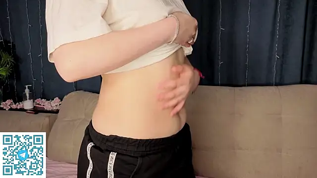 ColettaMejias live sex cam