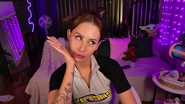 plugmyHDMI live sex cam