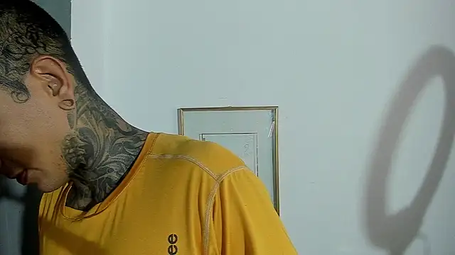 Travistanner_28's cam snapshot