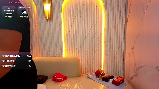 angele_roux_tp's cam snapshot