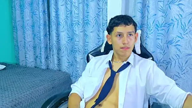 FelipeGonzalezz's cam snapshot