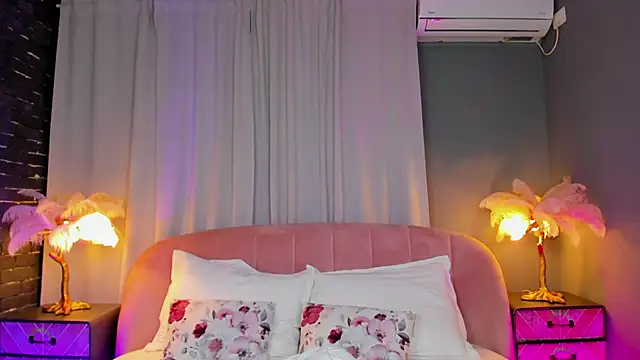 AmedeeaBanks live sex cam