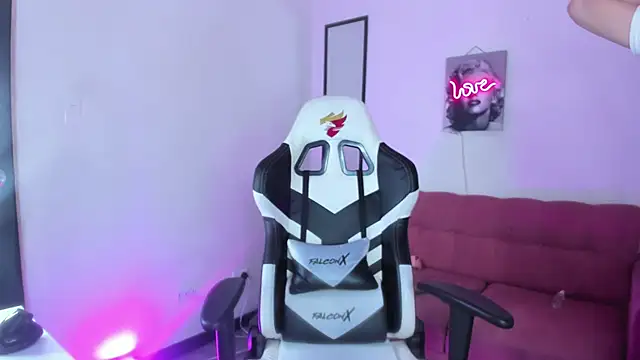 dahiaan_as's cam snapshot