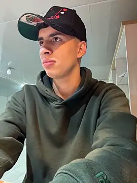 AdrianRinaldi's cam snapshot