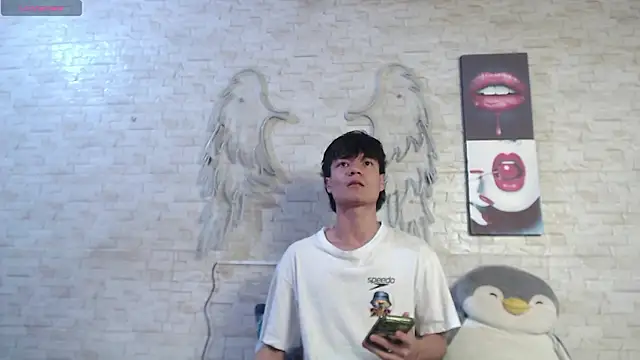 axel_milo_kairo_and_noa's cam snapshot