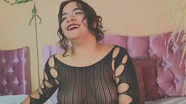 KARINAJTORRES's cam snapshot