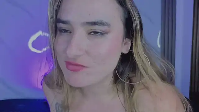 CandyQueenGold's cam snapshot