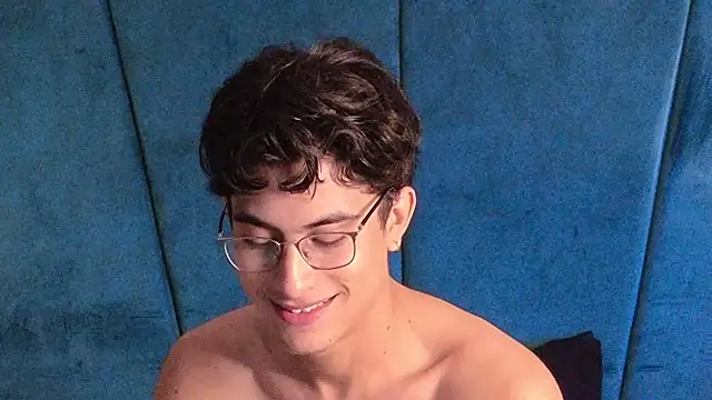 Aaron_Eze's cam snapshot