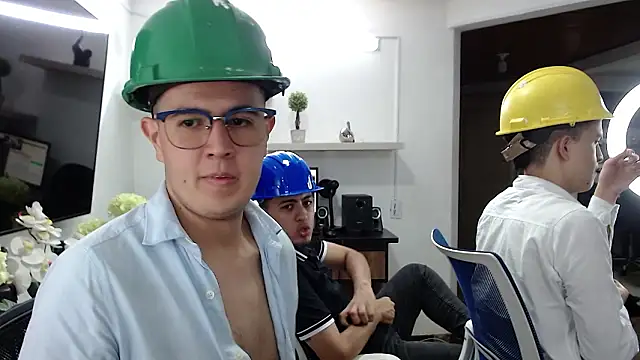 dylan_santiago_'s cam snapshot