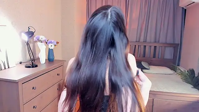 YvonneRobes live sex cam