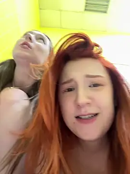 FroggyAnna live sex cam