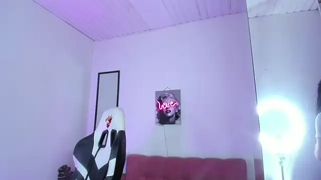 dahiaan_as's cam snapshot