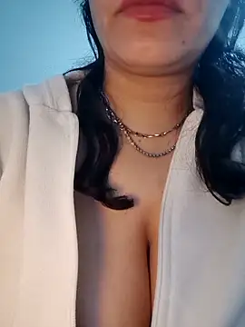 Nergiz2135's cam snapshot