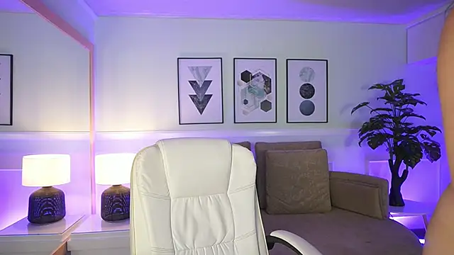 EmilyTurneer's cam snapshot