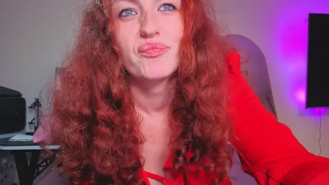 ENGLISHEMILY_69's cam snapshot