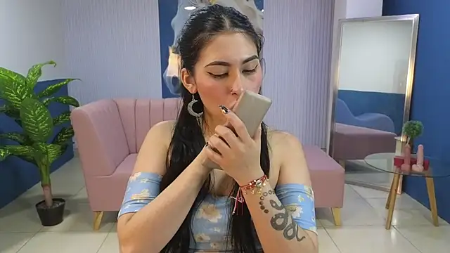 amy_lovelydoll's cam snapshot