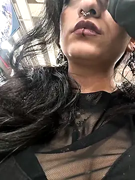 Lila_Desiree live sex cam