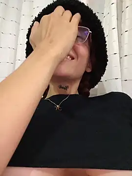 Dani-peggin live sex cam