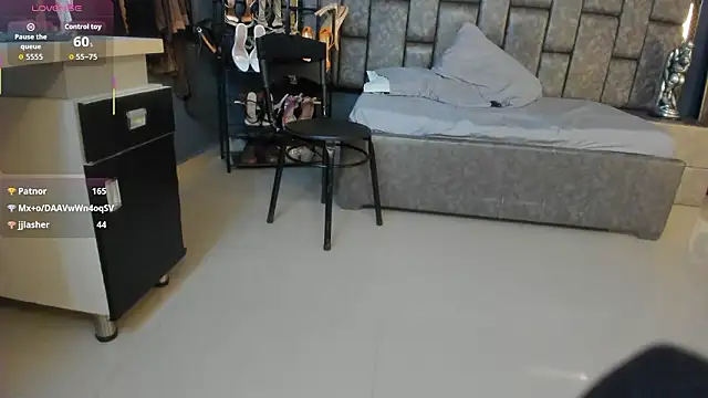 Matureyulyet live sex cam