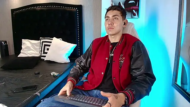 LoganFoster_ live sex cam