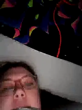 Sexycurvyemilyy live sex cam