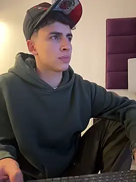 AdrianRinaldi live sex cam