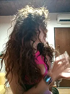 CurlyElisa live sex cam
